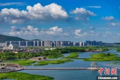 正在283个公园增设2243张乒